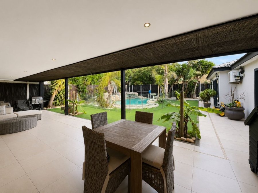 4 Bedroom Property for Sale in Flamingo Vlei Western Cape
